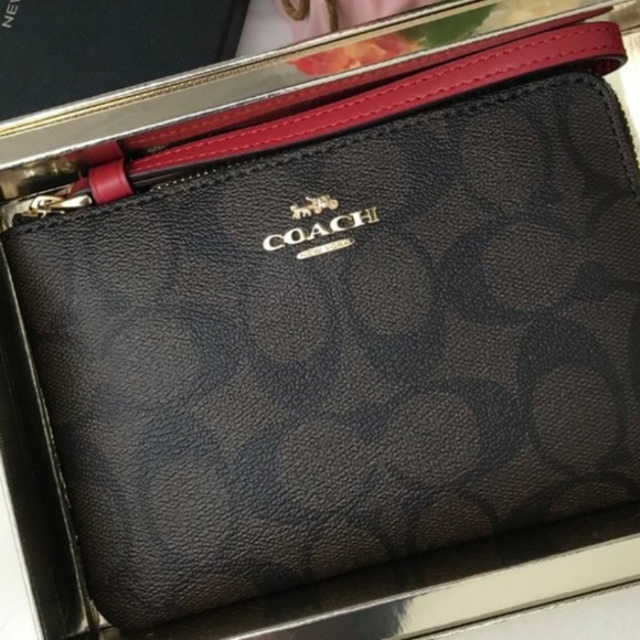 ✅❗️{NEW WITH TAGS}❗️●COACH BOXED WRISTLET ✅ - Picture 10 of 11